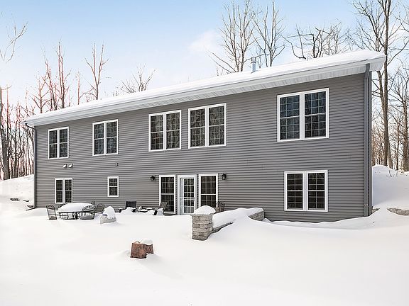 2nd image of 7790 Duchess Ln