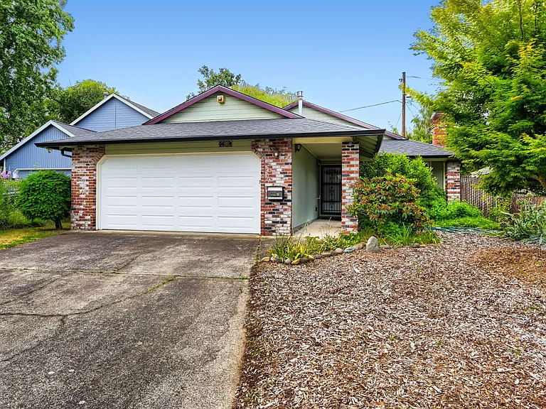 7634 SE Taggart Ct — Photo 1