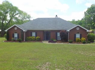 1061 Arrowhead Dr, Prattville, AL 36067