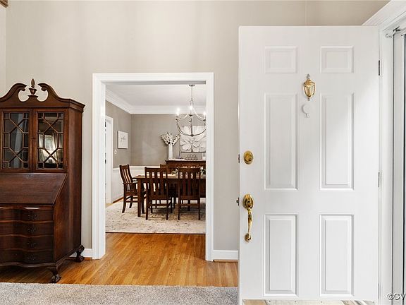 5th image of 8611 Glendevon Ct