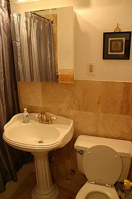 Rented by Metropolitan Equities | media 26