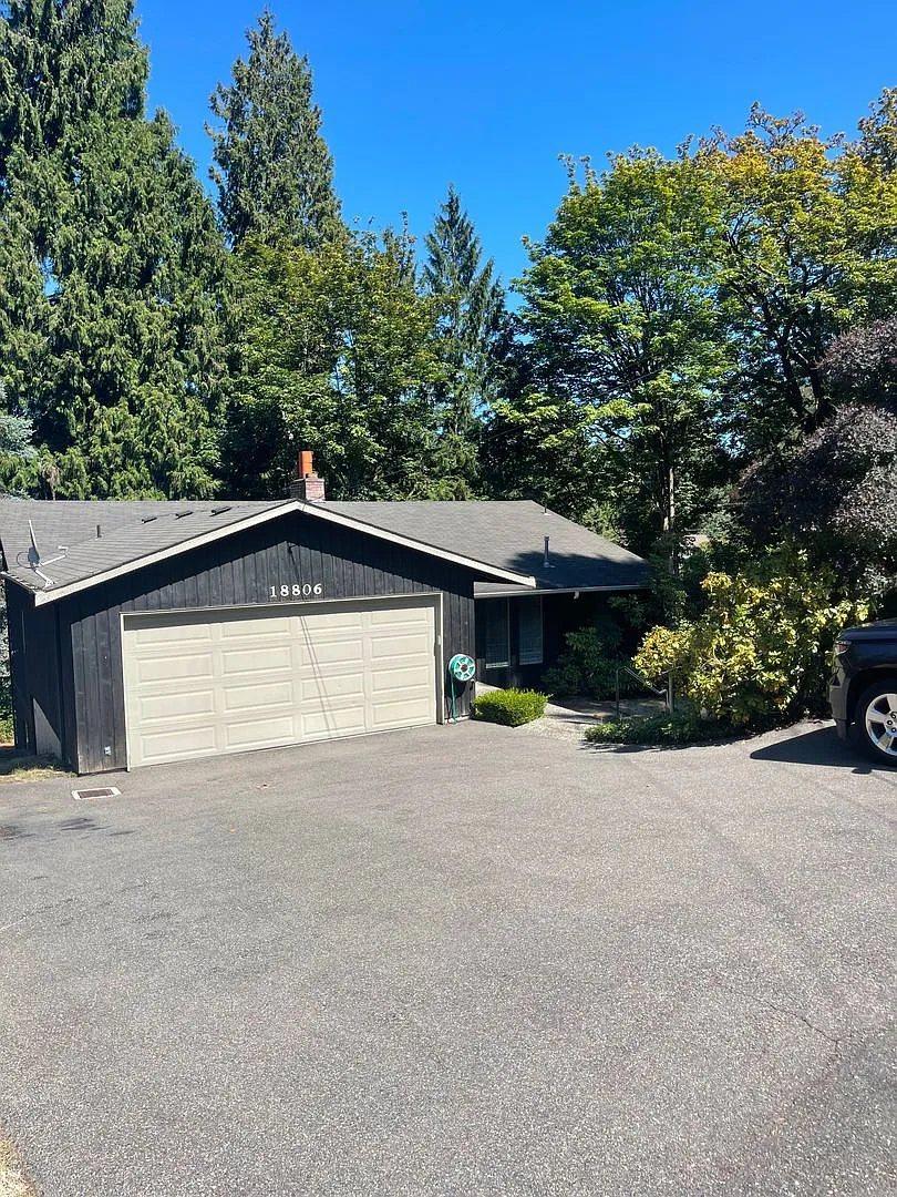 18806 57th Ave NE photo 1