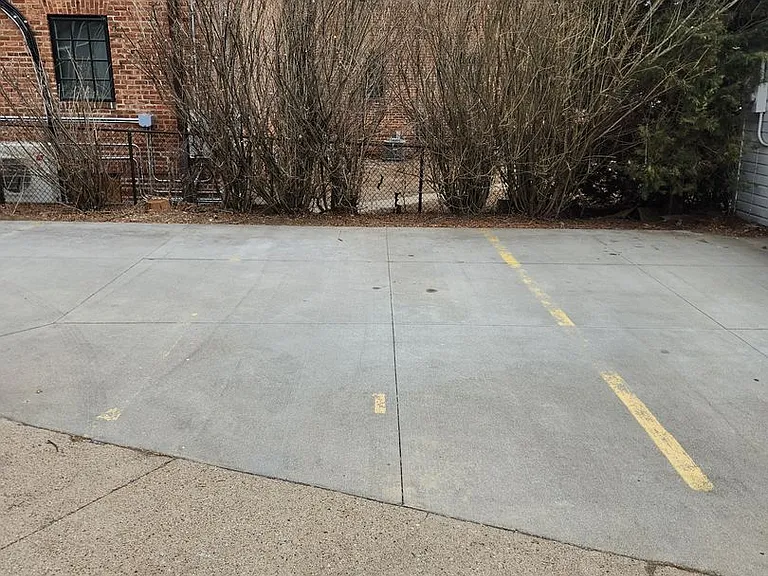4907 Underwood Ave — Photo 3