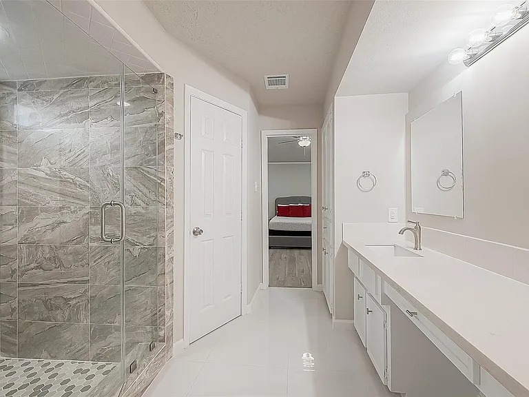 6107 Sanford Rd — Photo 40