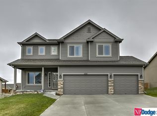 17515 Browne St, Omaha, NE 68116