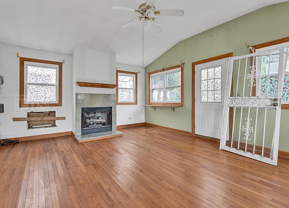 5th image of 2706 Cuyler Ave