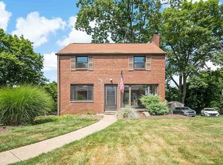 6815 Ridgevue Dr, Pittsburgh, PA 15236