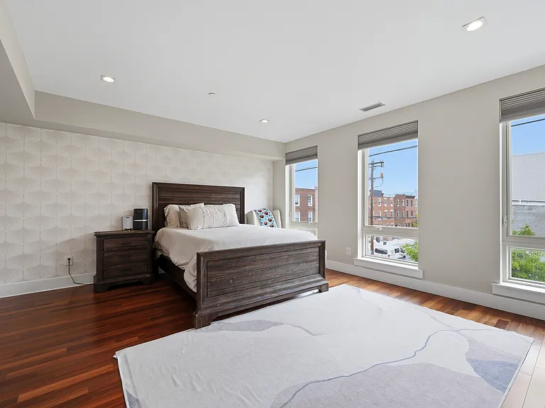 1302 S 20th St — Photo 22