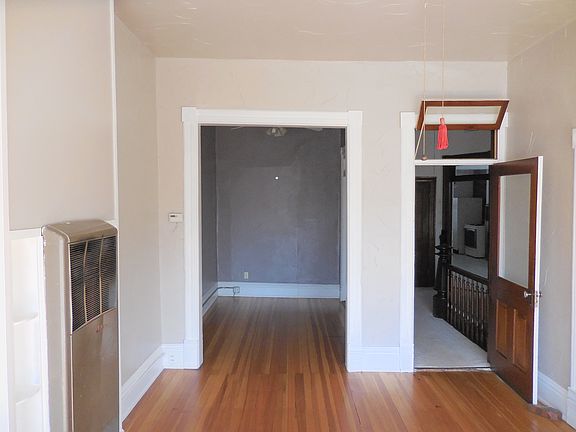 5th image of 321 East Bennett Avenue