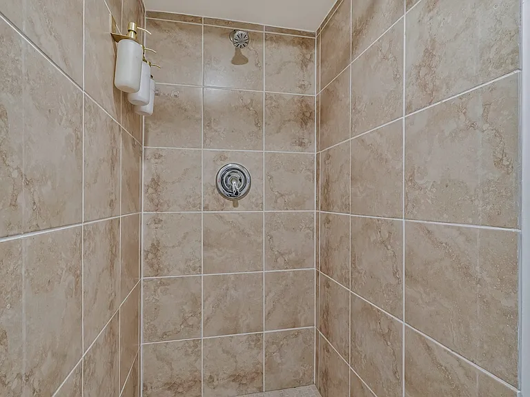1407 King St #1 — Photo 22