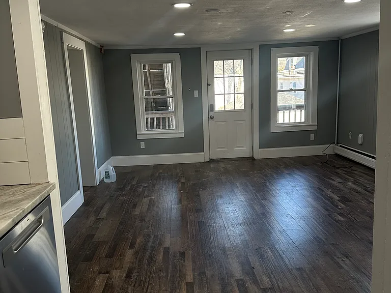 8 Beacon St #A — Photo 3