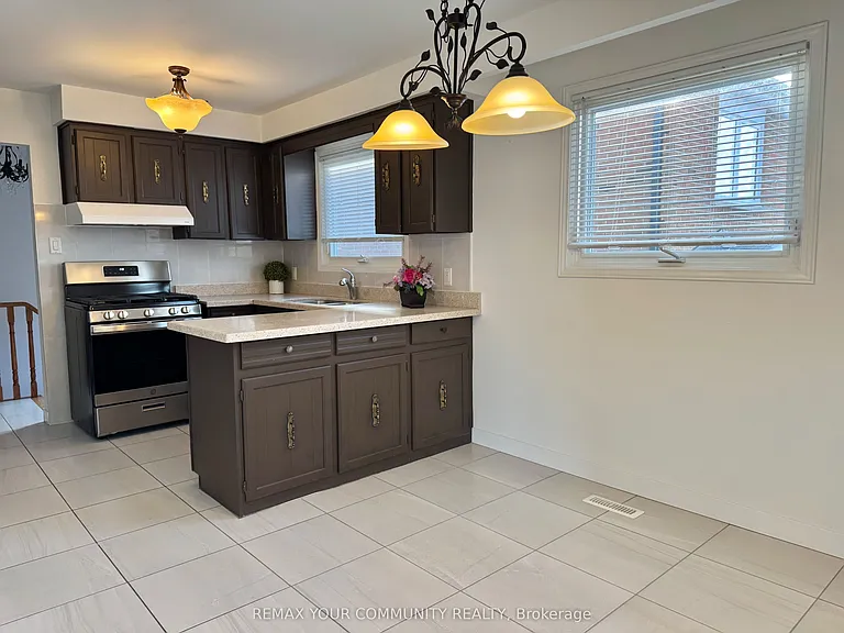 165 Aberdeen Ave — Photo 7