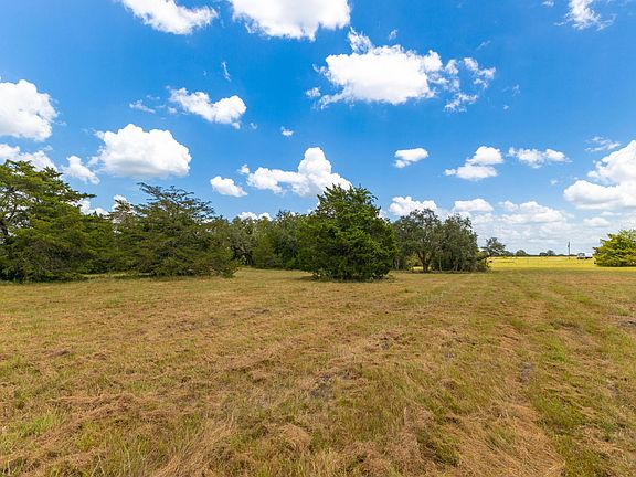 5th image of 1021 E Old Hallettsville Rd