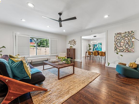 2nd image of 2028 Damuth St APT 1