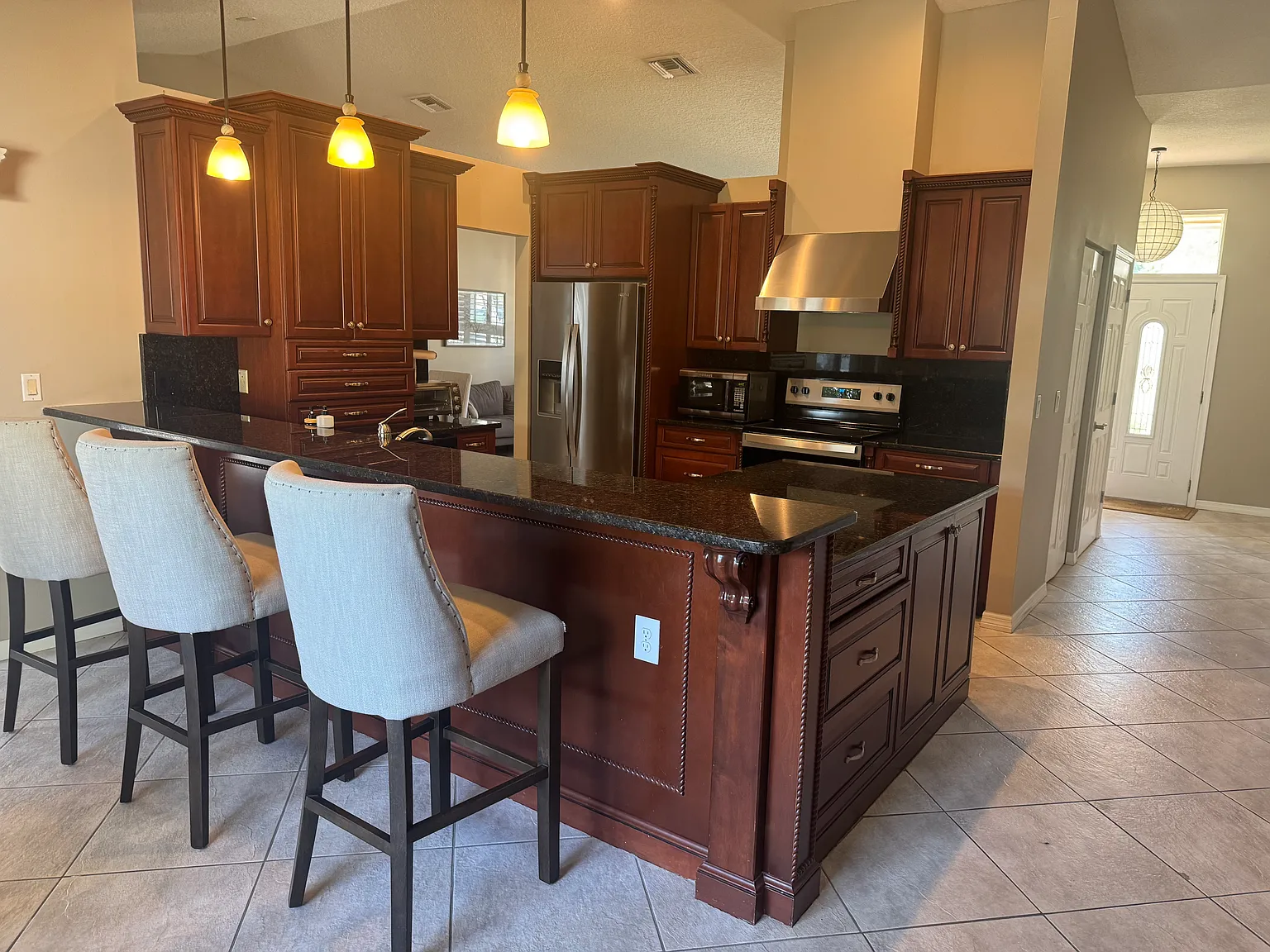 4 bed, 2651 sqft, $6,200 — Photo 2