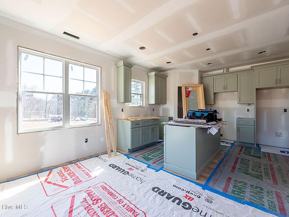 3rd image of 2321 Peachtree Hills Road