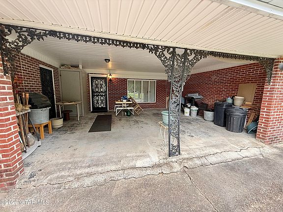 4th image of 204 Mill St