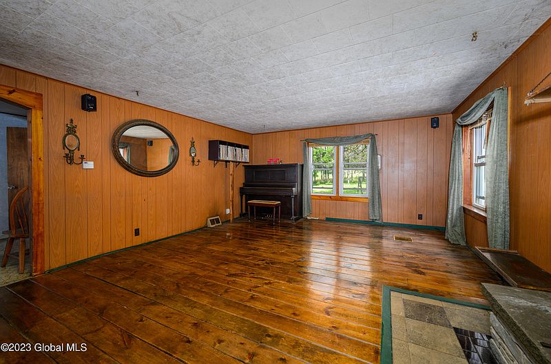 4th image of 1423 Rudolph Weir Jr Road