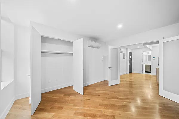 Rented by Vector New York, LLC | media 7