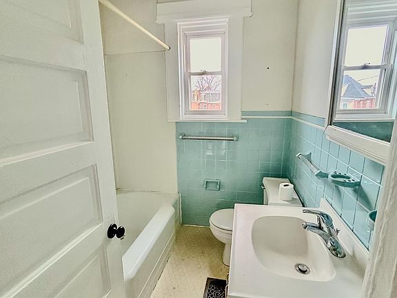 5th image of 355 Nutt Rd APT 2