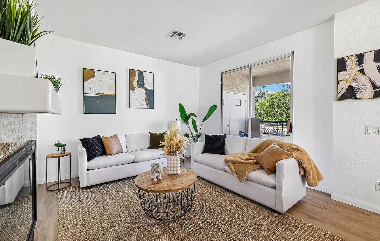 10878 Sabre Hill Dr — Photo 1