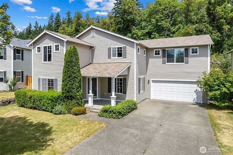 2nd image of 1190 Swan Loop