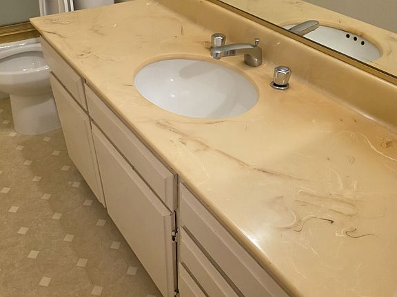 5th image of 1739 Federal Ave APT 104