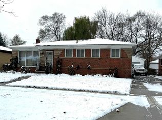 23541 Cloverlawn St, Oak Park, MI 48237