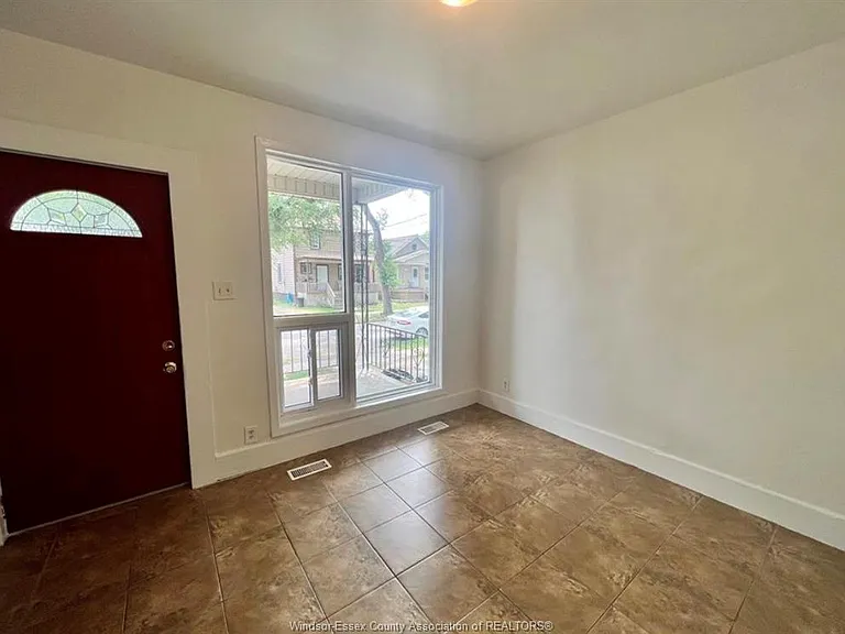 3458 Harris St — Photo 3