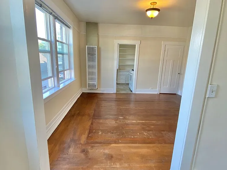 St Florence Apartments — Photo 13