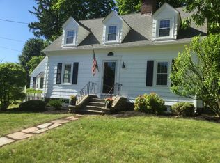 114 Chestnut St, Andover, MA 01810