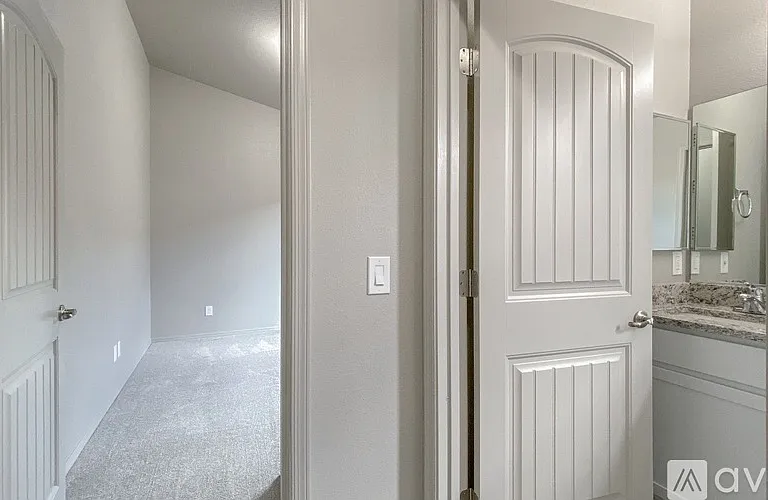 343 Berwick Pl — Photo 11