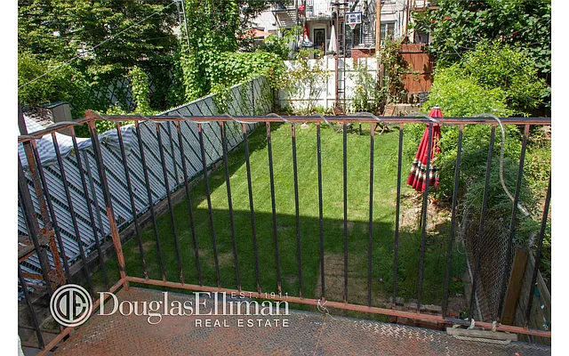 Rented by Douglas Elliman | media 23