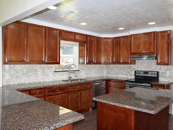 5th image of 4330 Regency Villa Dr