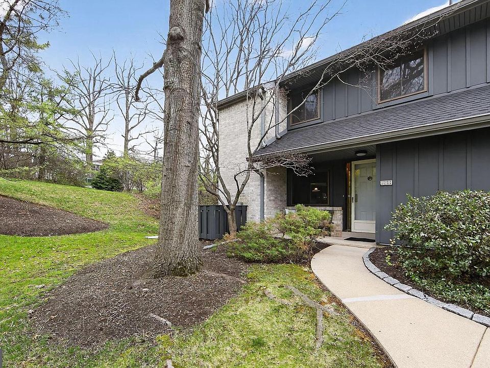 1st image of 529 Foxwood Ln #529
