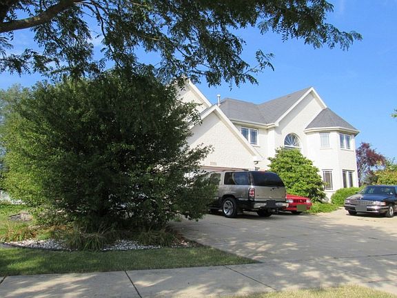 4th image of 2148 Camelot Ln