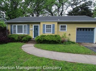 5434 Cedar St, Roeland Park, KS 66205