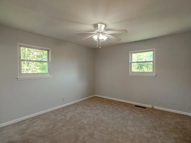 1556 Brookdale Ave — Photo 17