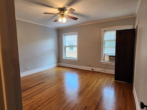 2nd image of 219 Washington Blvd #3S