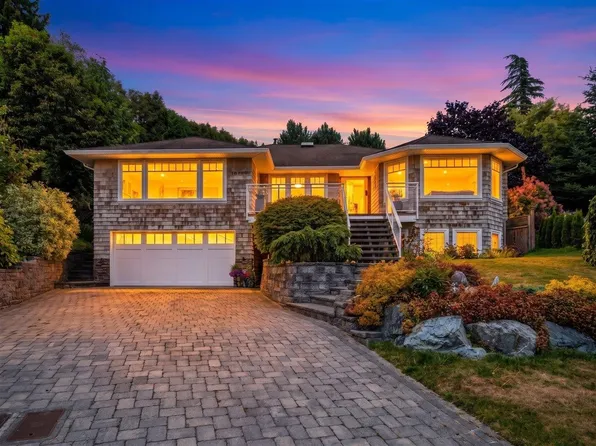16063 8th Ave, Surrey, BC V4A 1A1