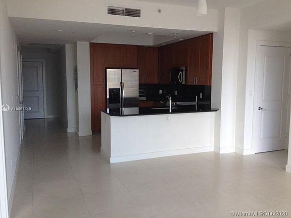 2nd image of 315 NE 3rd Ave APT 1005
