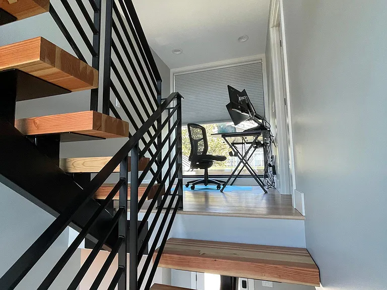 1217 Olympic Way W #1 — Photo 12