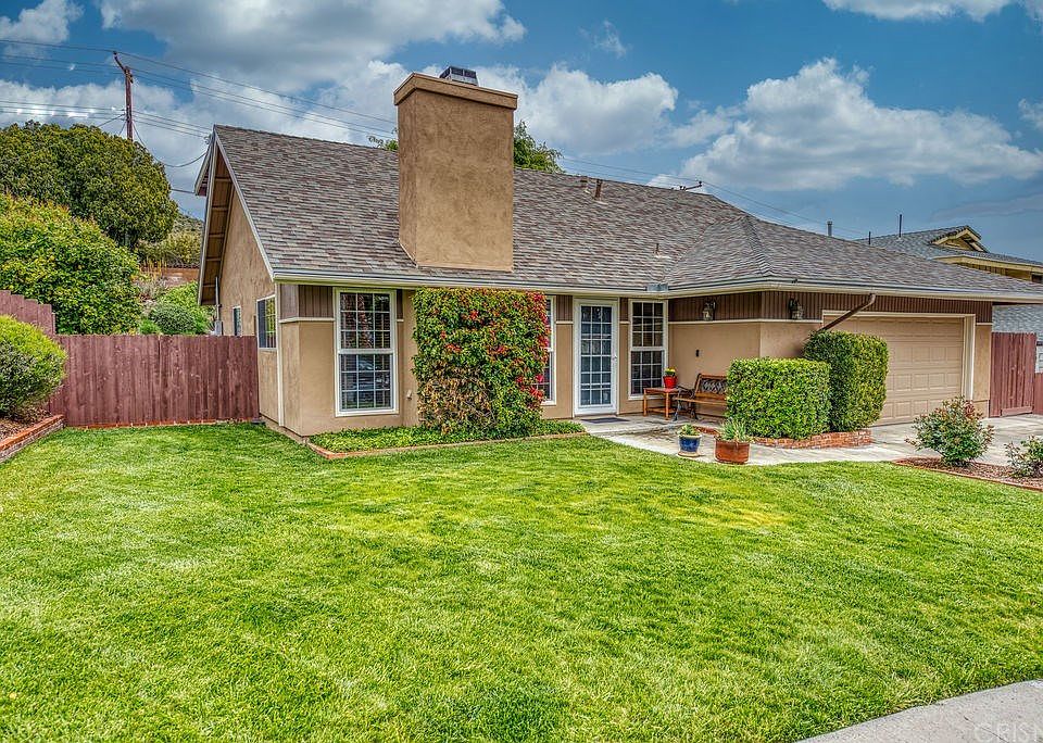 1st image of 27832 Rosamond Dr