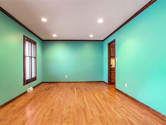 5th image of 1804 NW Ash Ave
