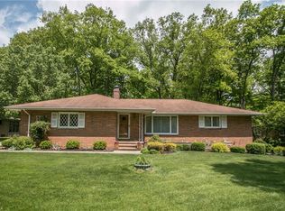 8325 Dalepoint Rd, Independence, OH 44131