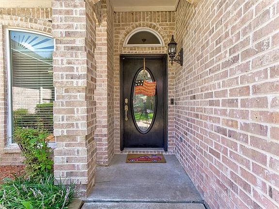 4th image of 417 Lincoln Oaks Dr