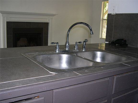 5th image of 9103 Japonica Ct #A