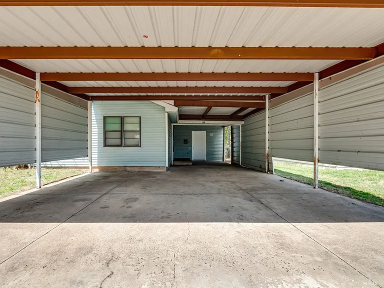 1005 SW 63rd St — Photo 5