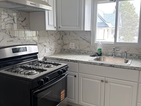 87-67 117th St #2, Richmond Hill, NY 11418