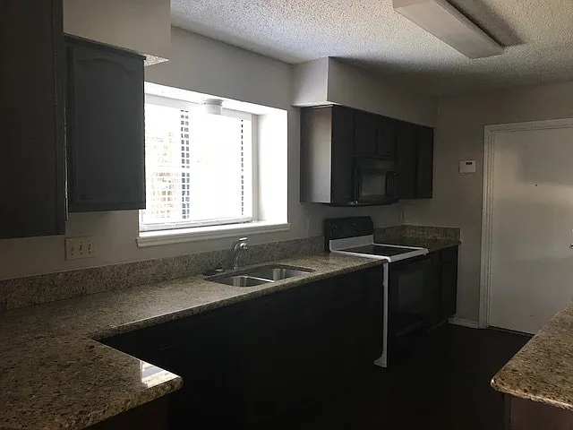 801 Bass Dr — Photo 10